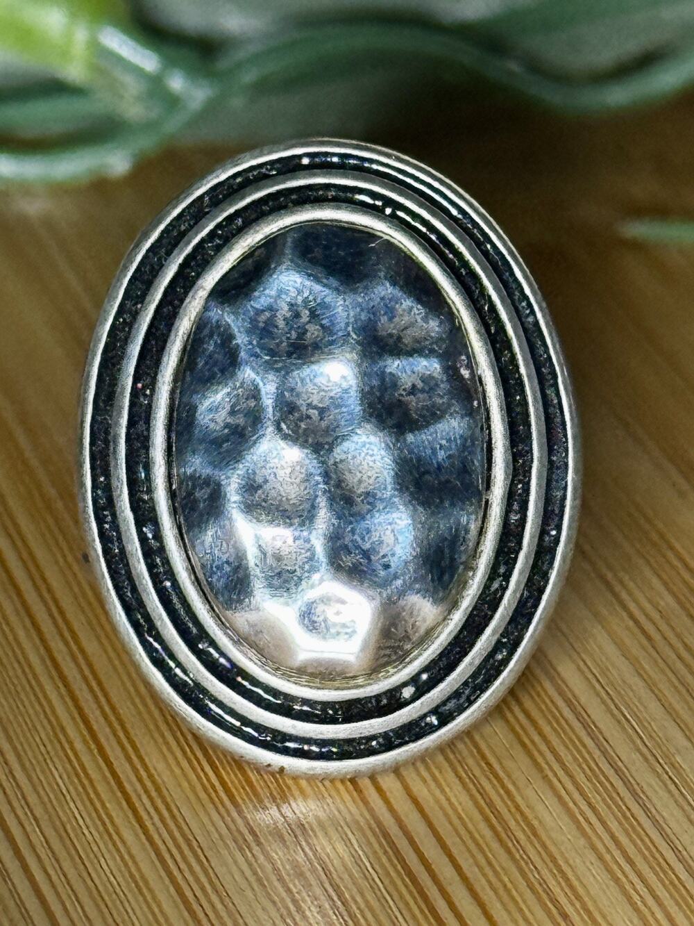 Vintage Premier Designs Hammered Oval Silver Tone Statement Ring Size 8.5 15grms